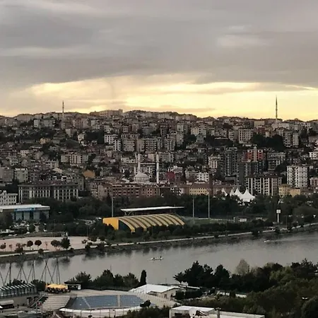 Spectacular Golden Horn View/ Location 2+1 Apartament